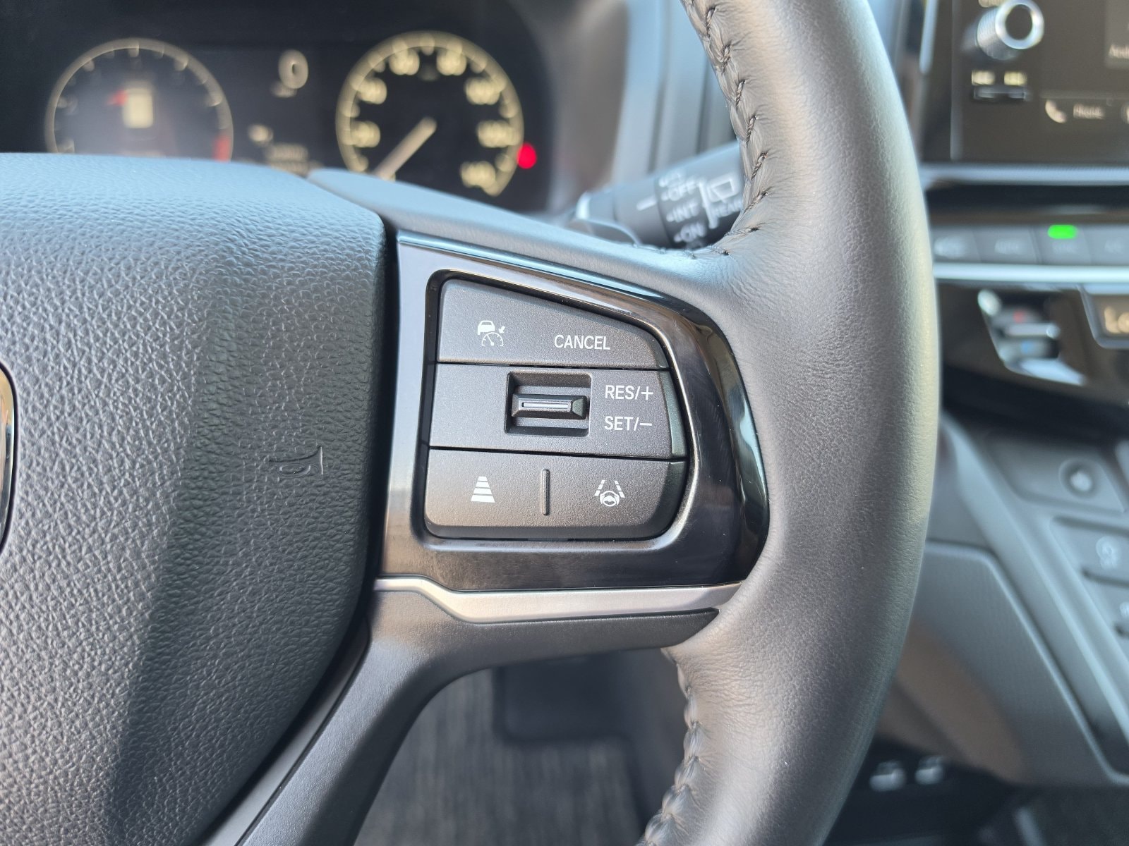 2025 Honda Odyssey EX-L - Photo 35