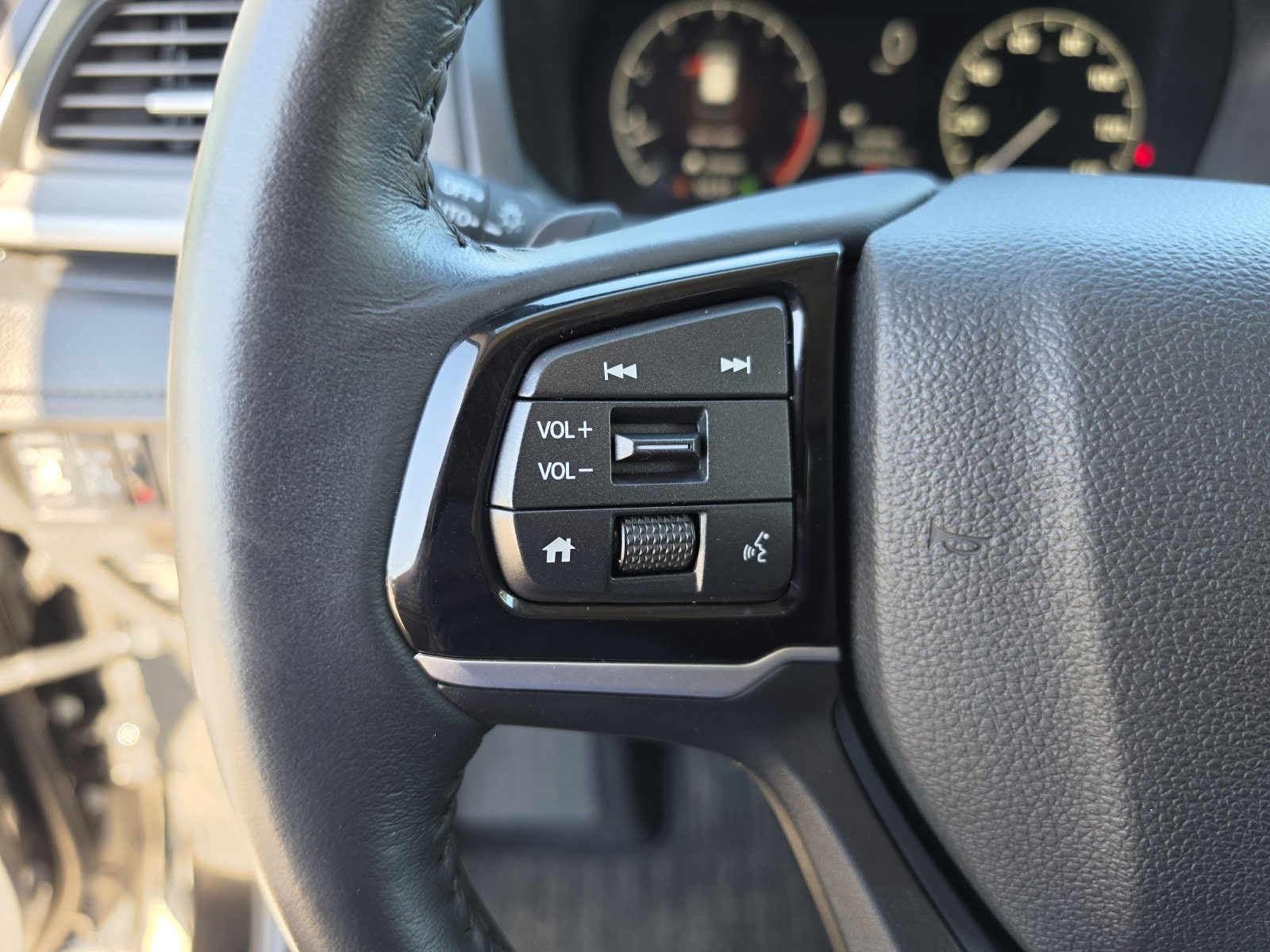 2025 Honda Odyssey EX-L - Photo 34