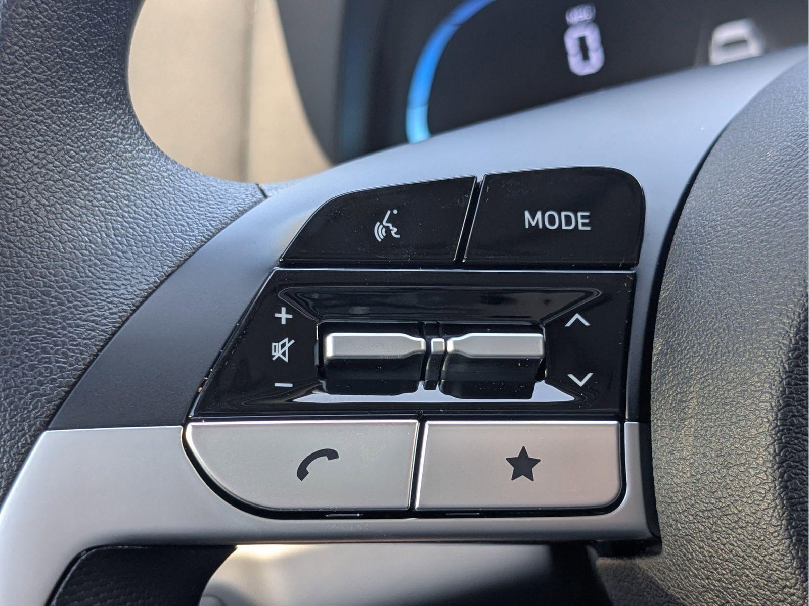 2025 Hyundai Elantra SE - Photo 24