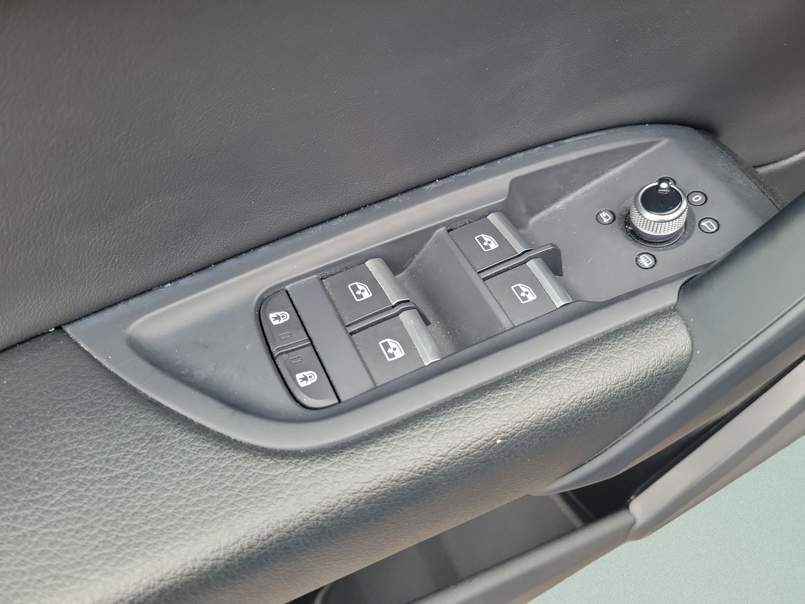 2025 Audi Q5 Premium - Photo 29