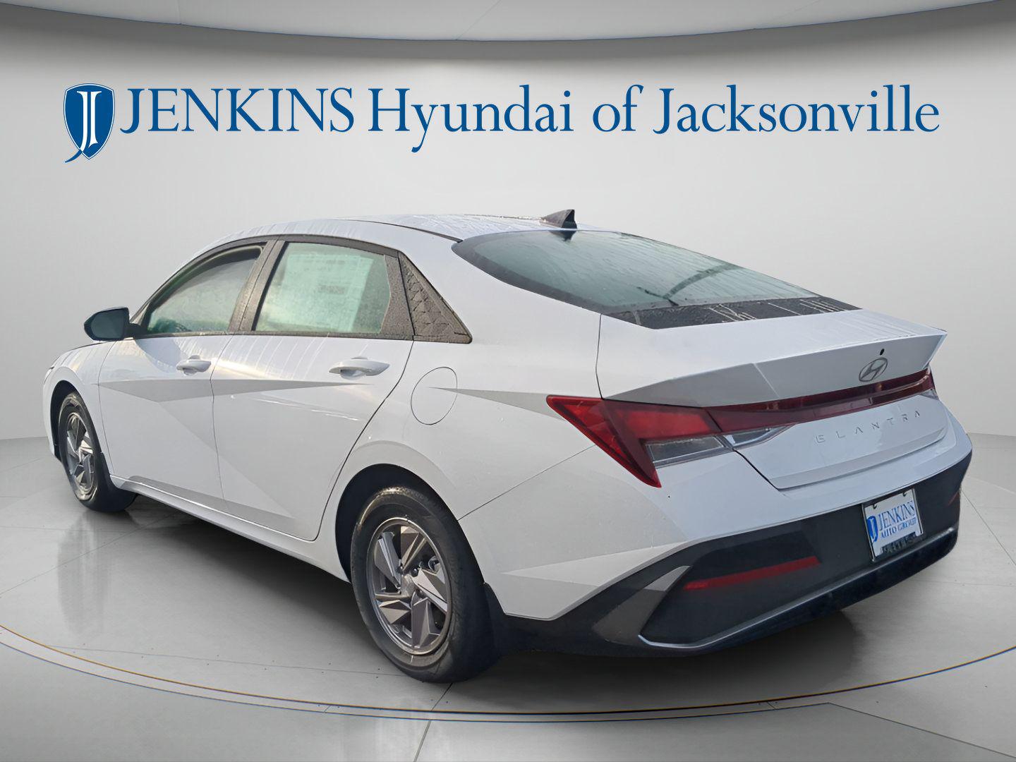 2025 Hyundai Elantra SE - Photo 6
