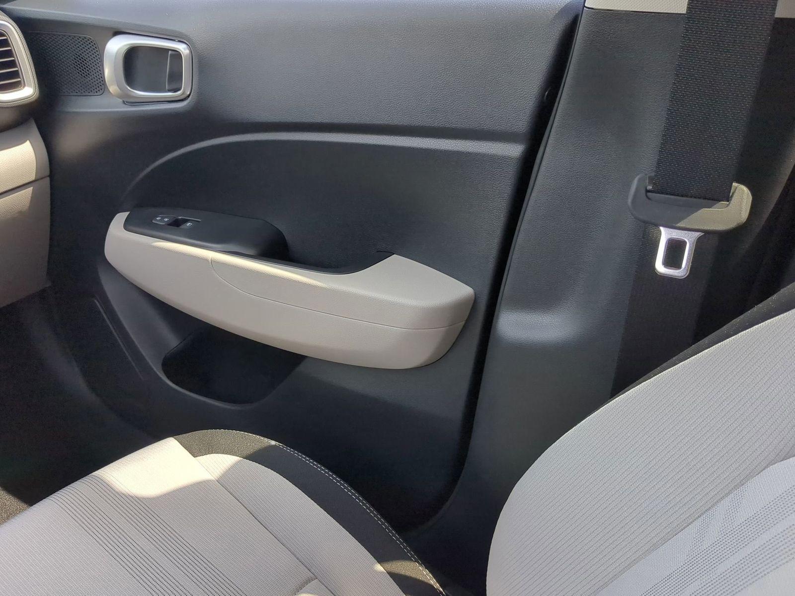 2025 Hyundai Venue SEL - Photo 20