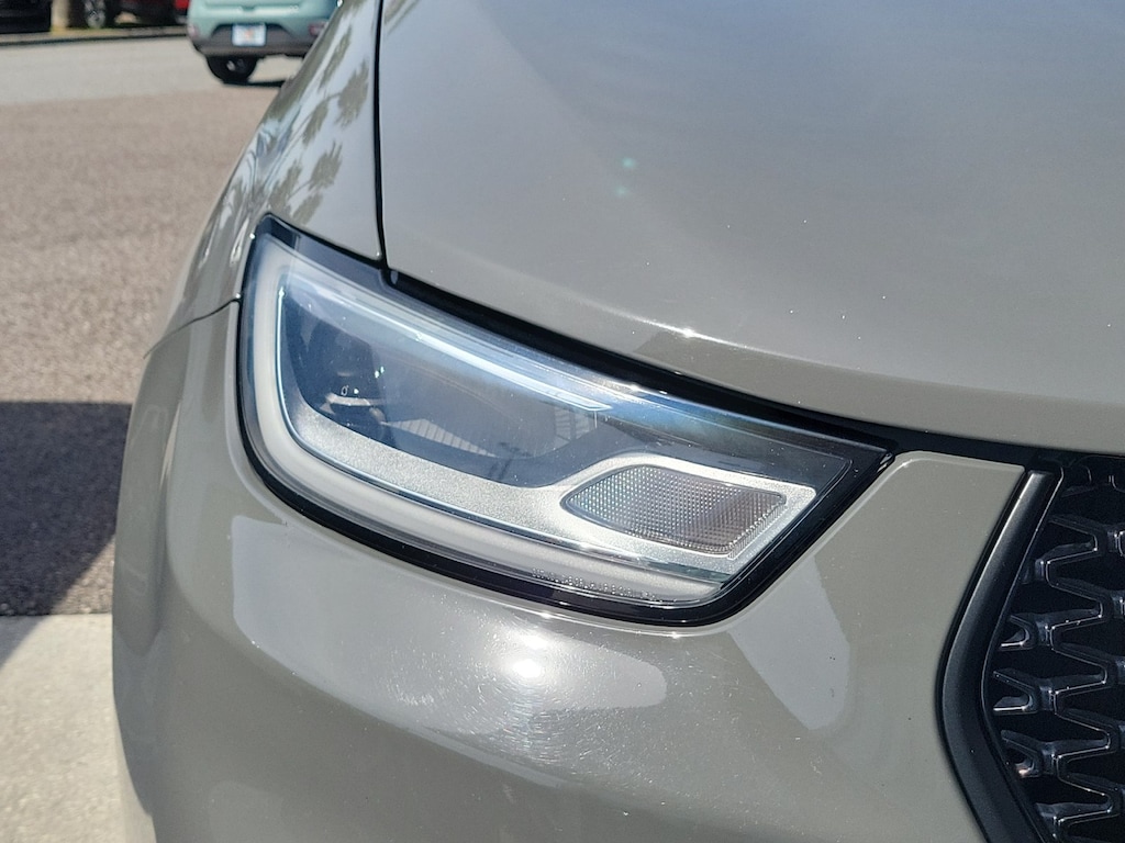 Used 2025 Chrysler Pacifica Limited Minivan/Van