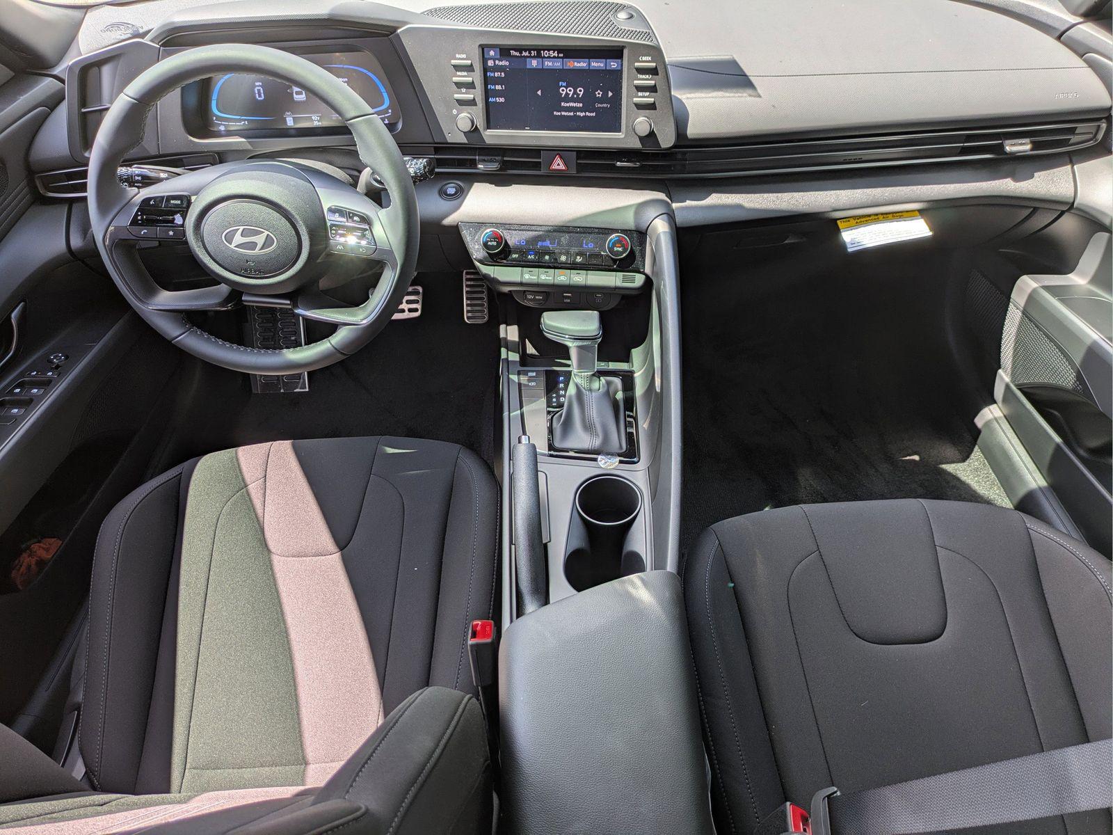2025 Hyundai Elantra SEL - Photo 19