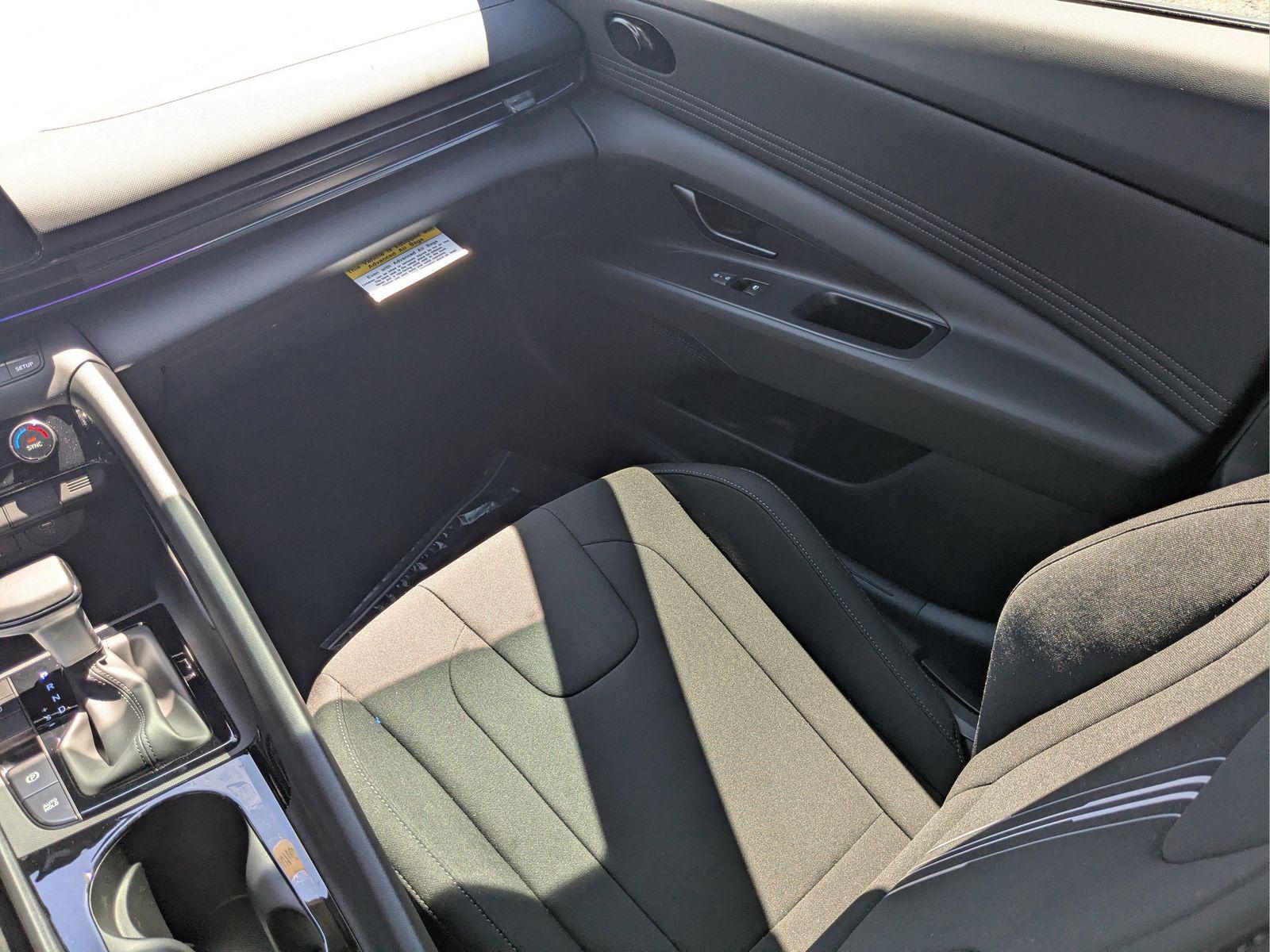 2025 Hyundai Elantra Blue - Photo 19
