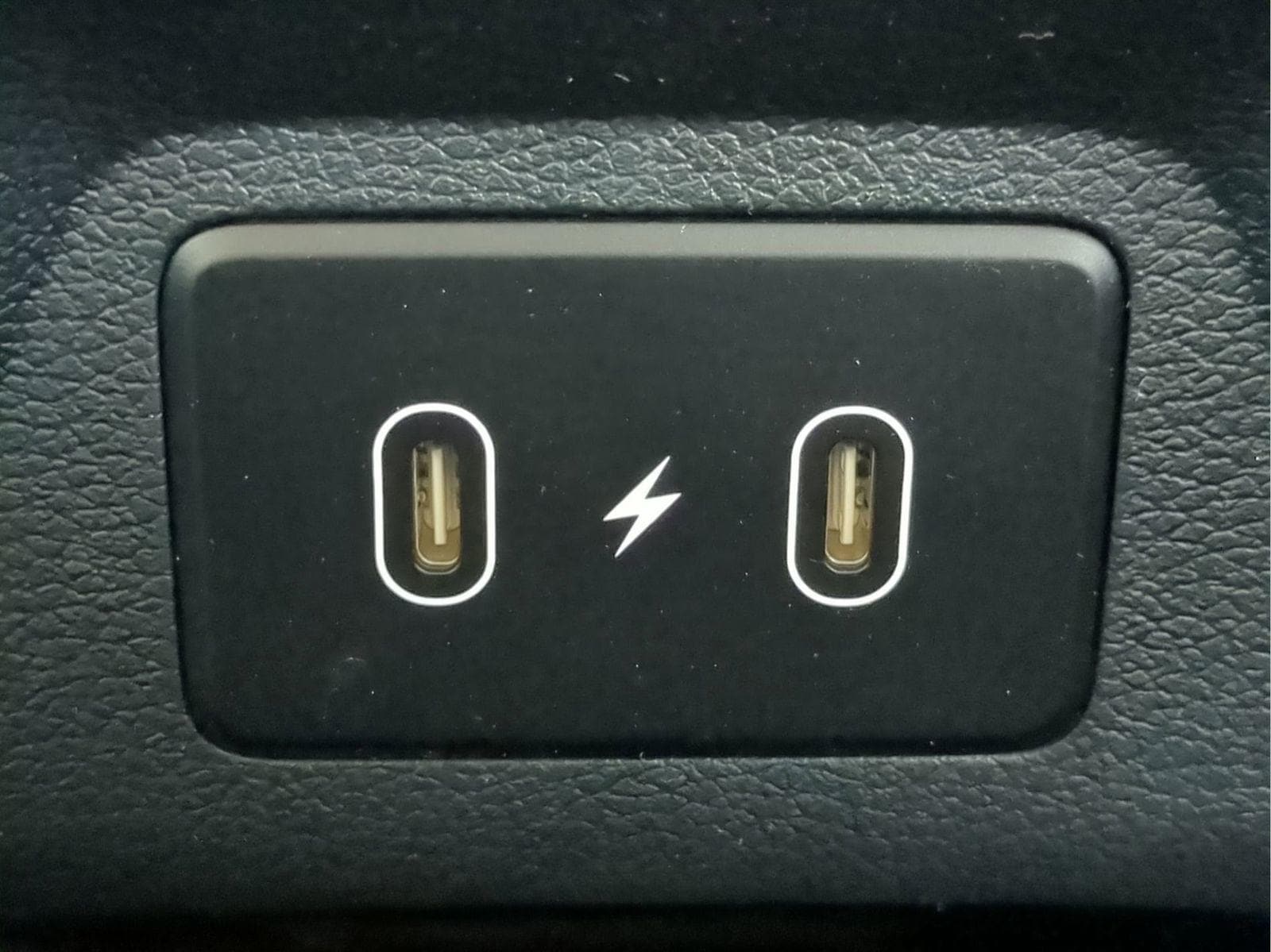 2025 Hyundai Venue SEL - Photo 17