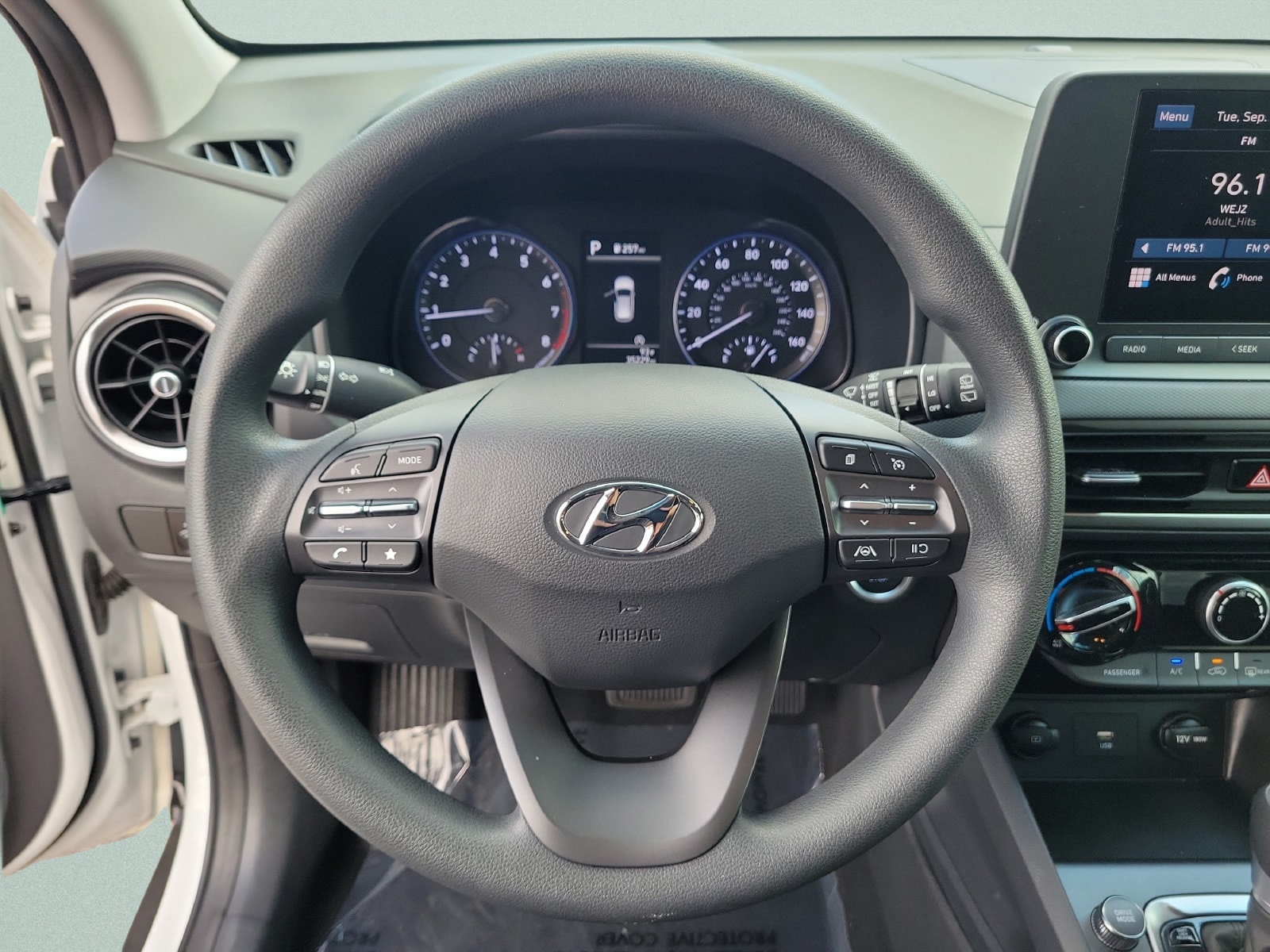 2023 Hyundai Kona SEL - Photo 27