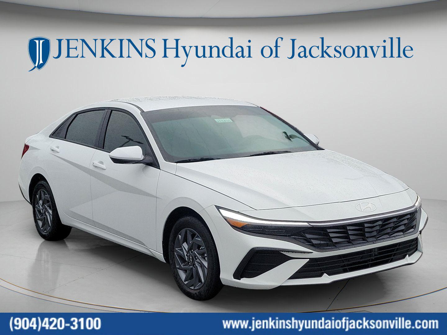  Hyundai Elantra Hybrid