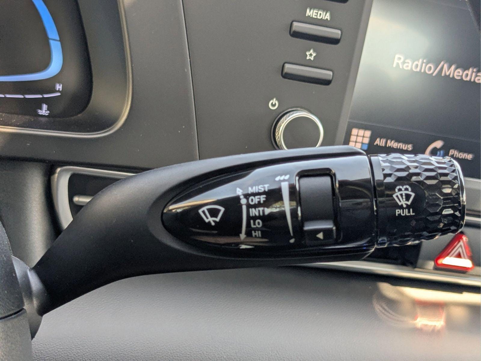 2025 Hyundai Elantra SE - Photo 27