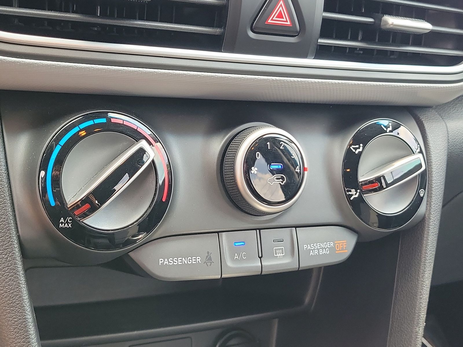 2020 Hyundai Kona SEL - Photo 34