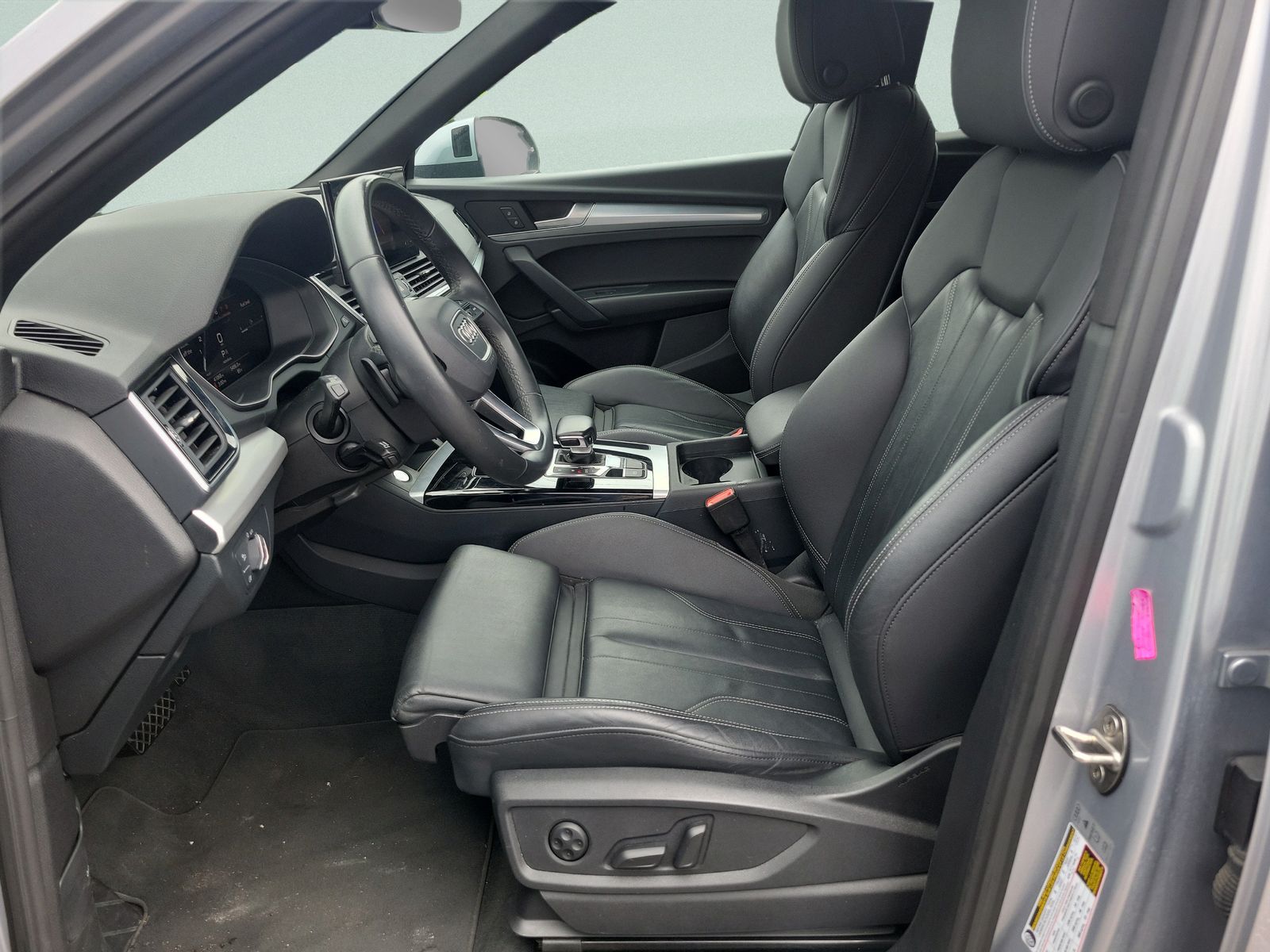 2025 Audi Q5 Premium - Photo 25