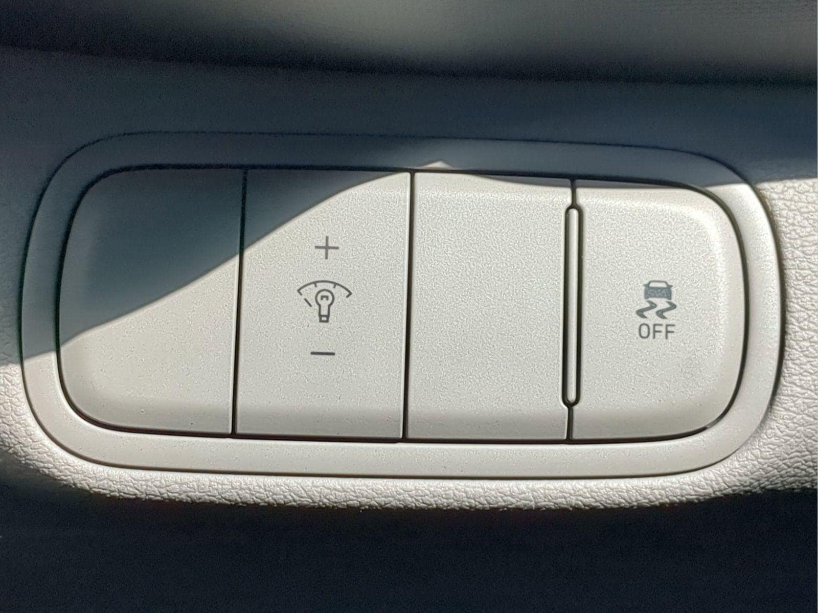 2025 Hyundai Venue SEL - Photo 26
