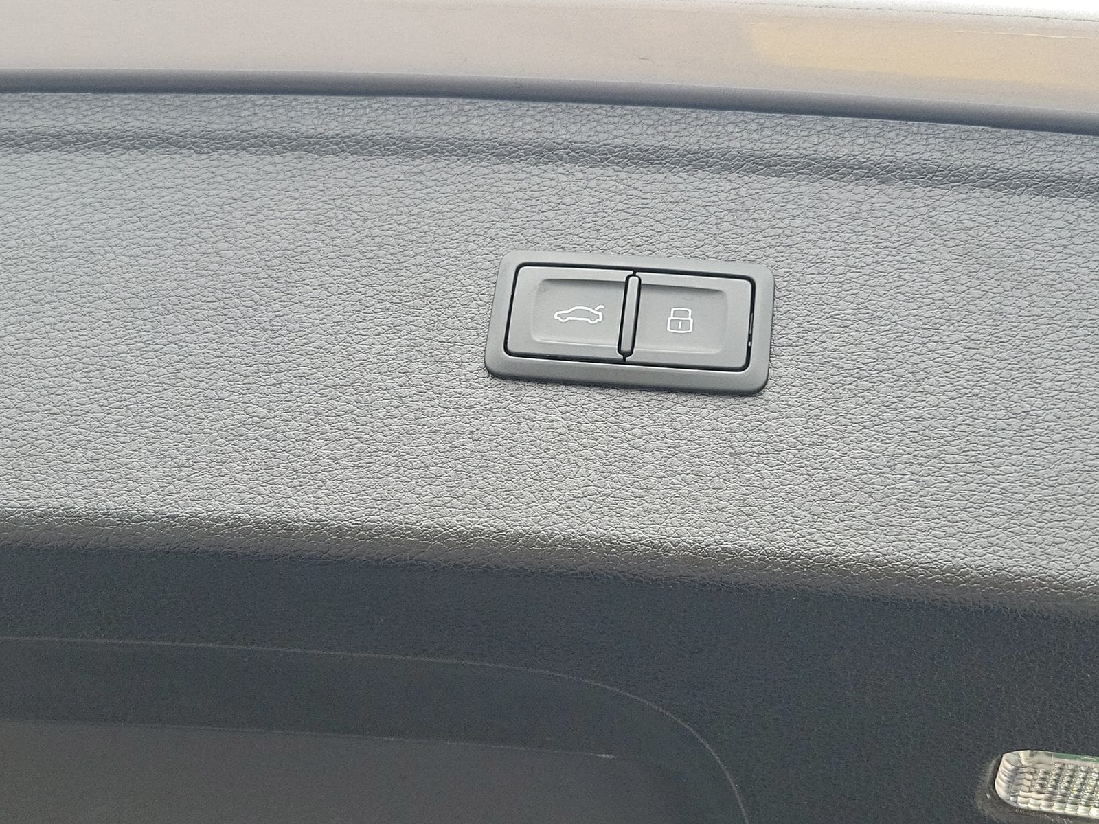2025 Audi Q5 Premium - Photo 17