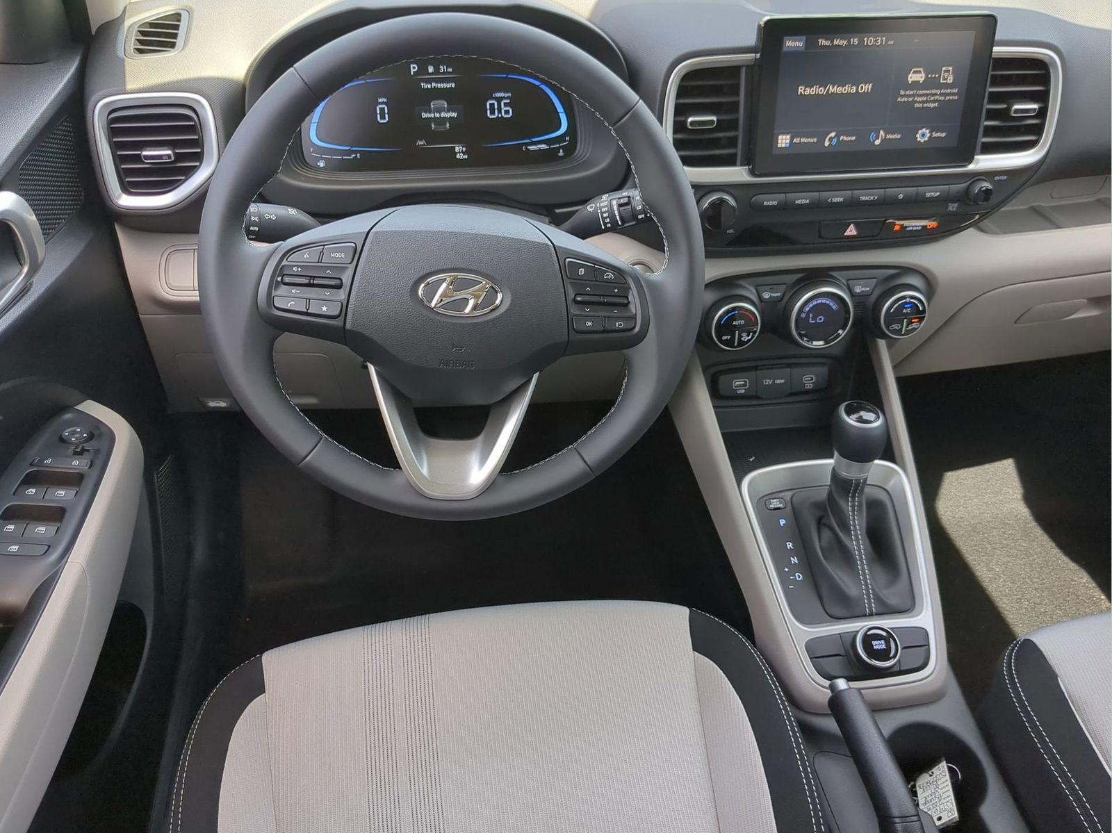 2025 Hyundai Venue SEL - Photo 19
