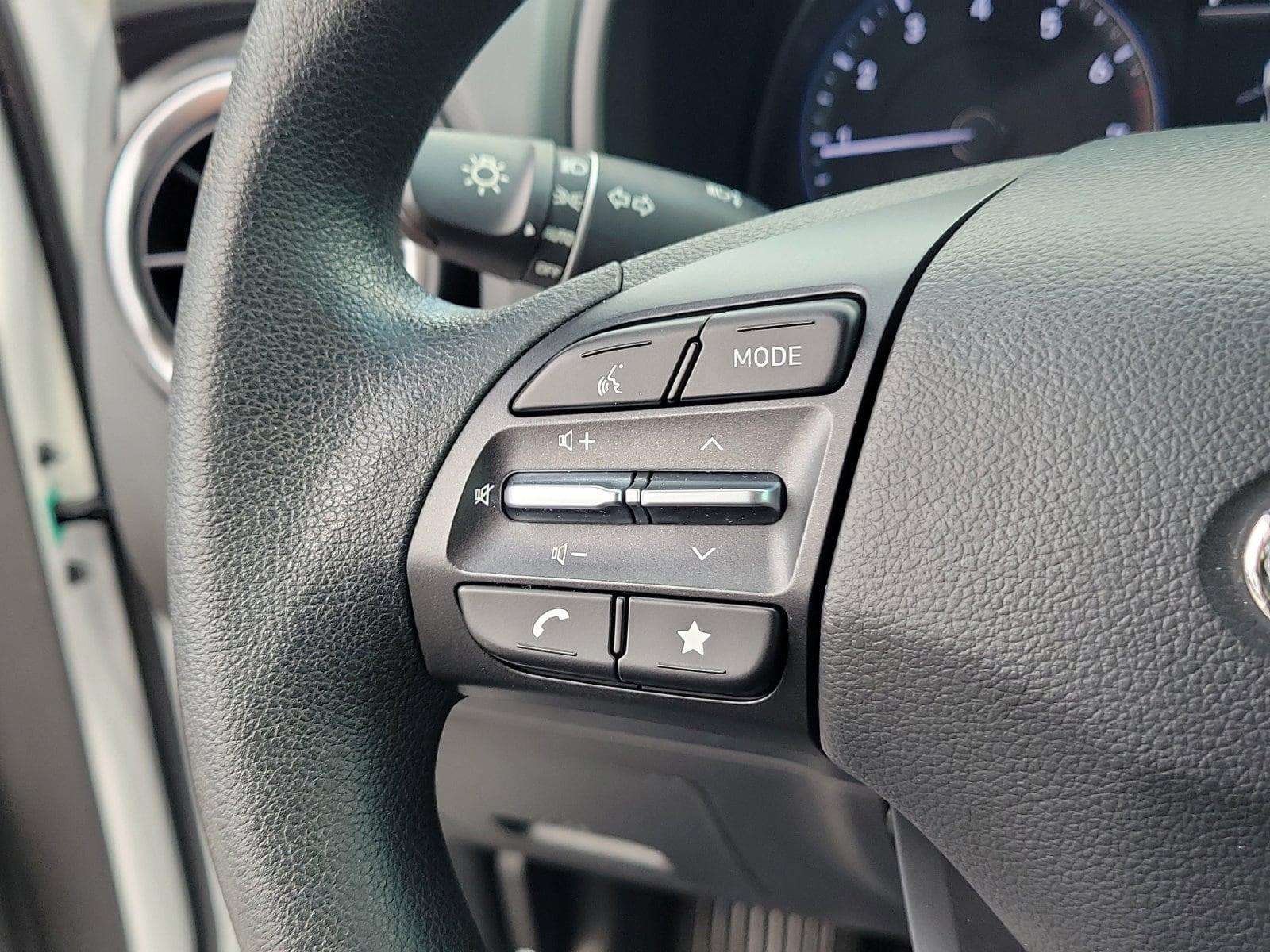2023 Hyundai Kona SEL - Photo 28