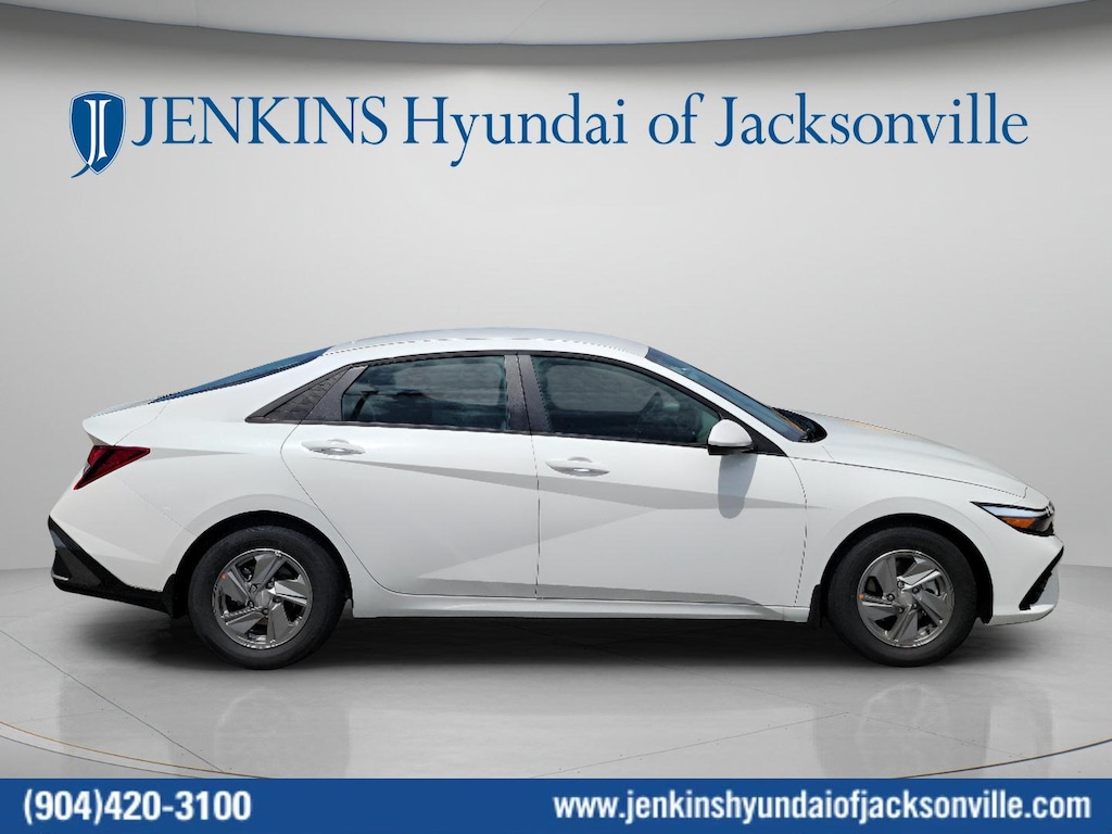 New 2026 Hyundai Elantra SE Sedan
