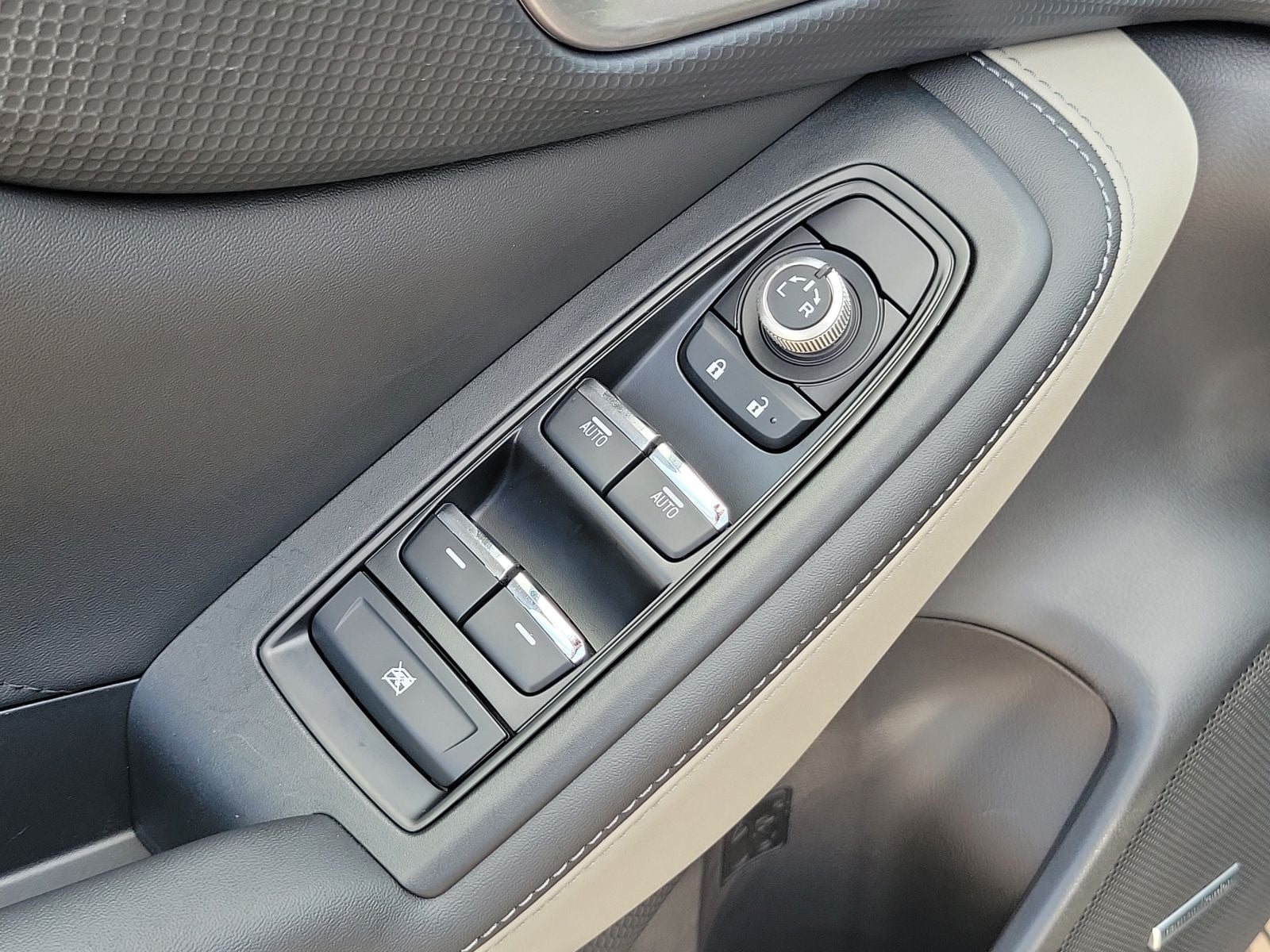 2024 Subaru Forester Limited - Photo 31