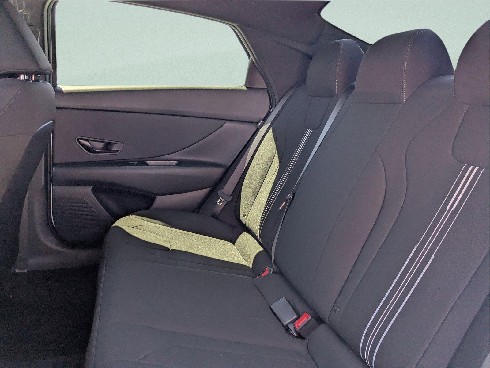 2025 Hyundai Elantra Blue - Photo 15