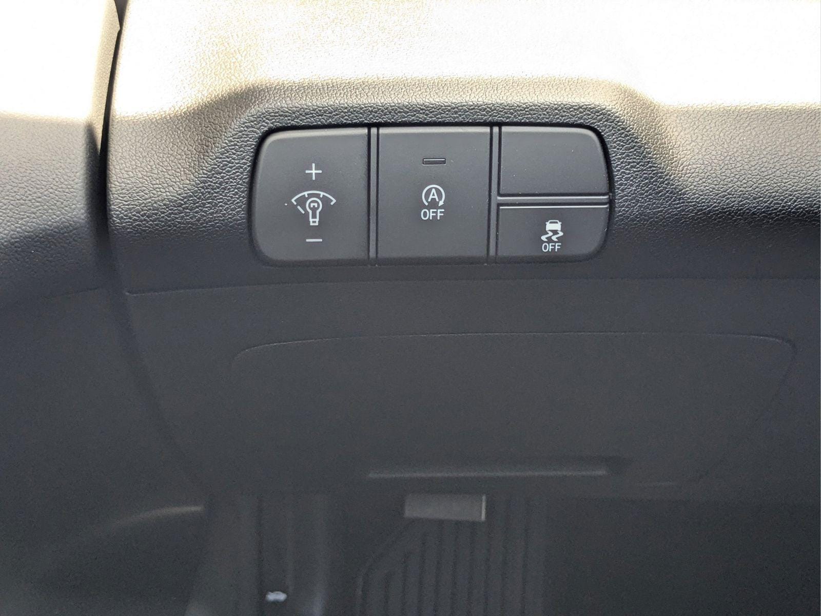 2025 Hyundai Elantra SE - Photo 23