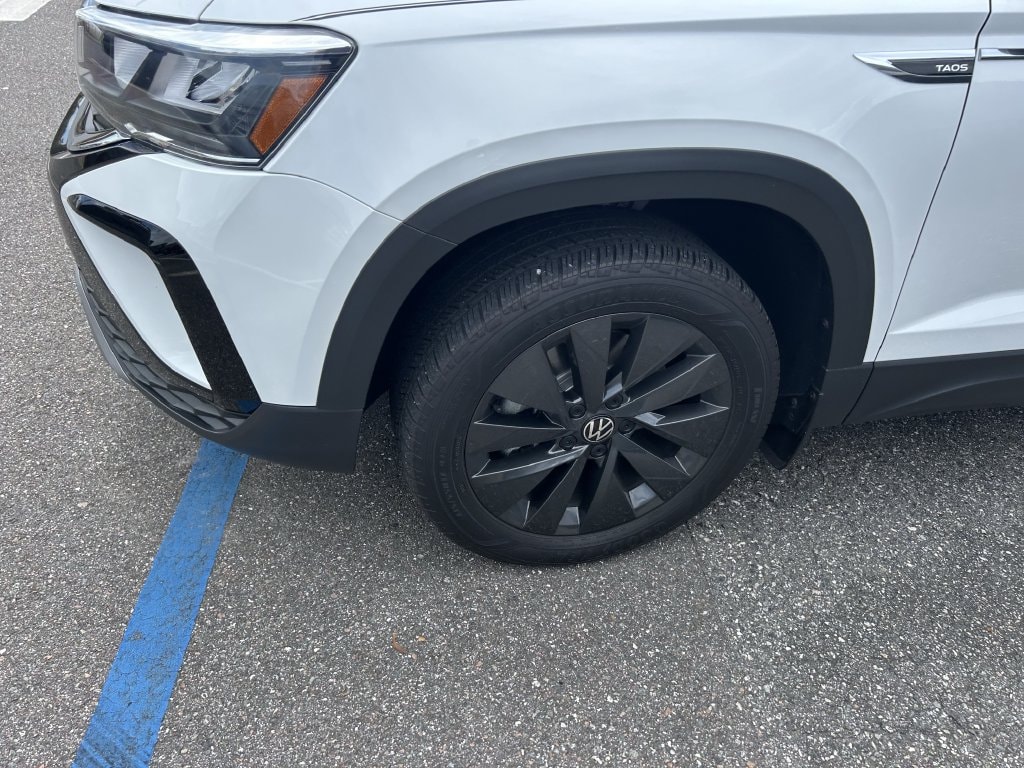 2023 Volkswagen Taos S - Photo 9