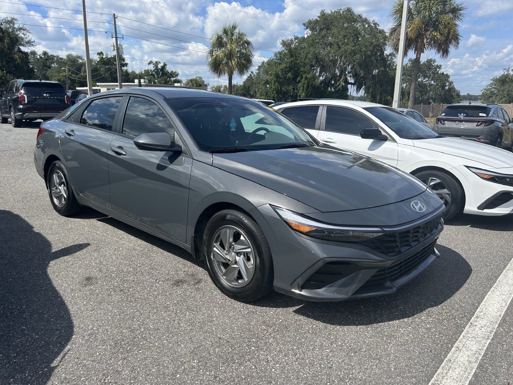 Certified 2025 Hyundai Elantra SE Sedan