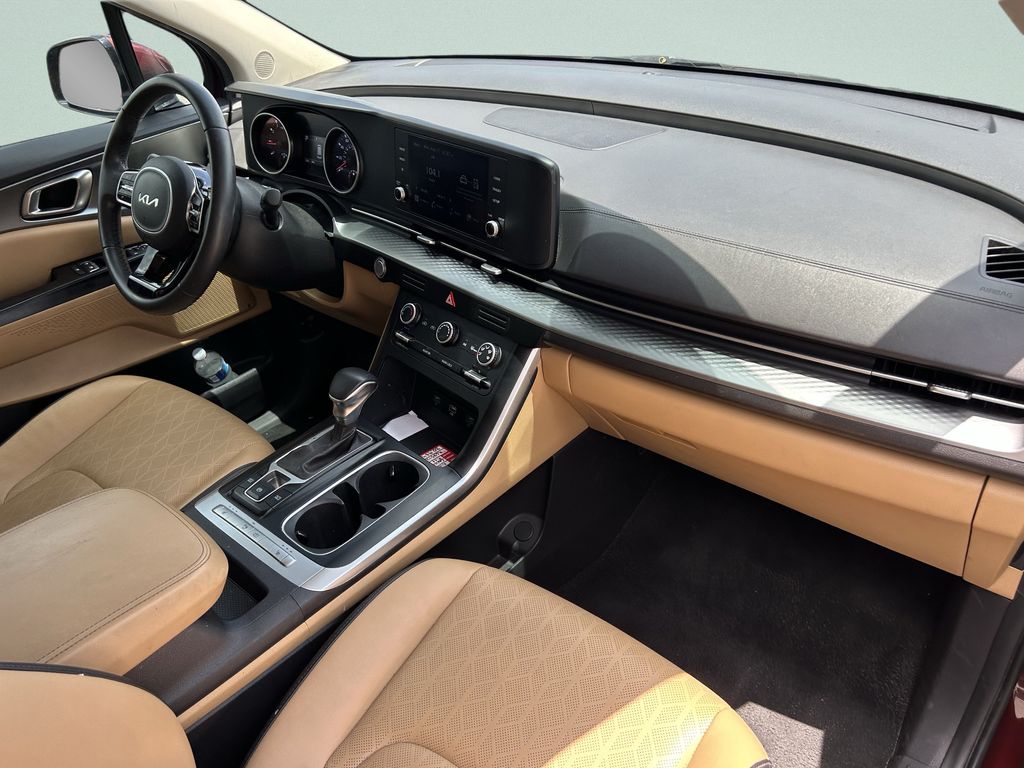 2024 Kia Carnival LX Seat Pkg - Photo 16