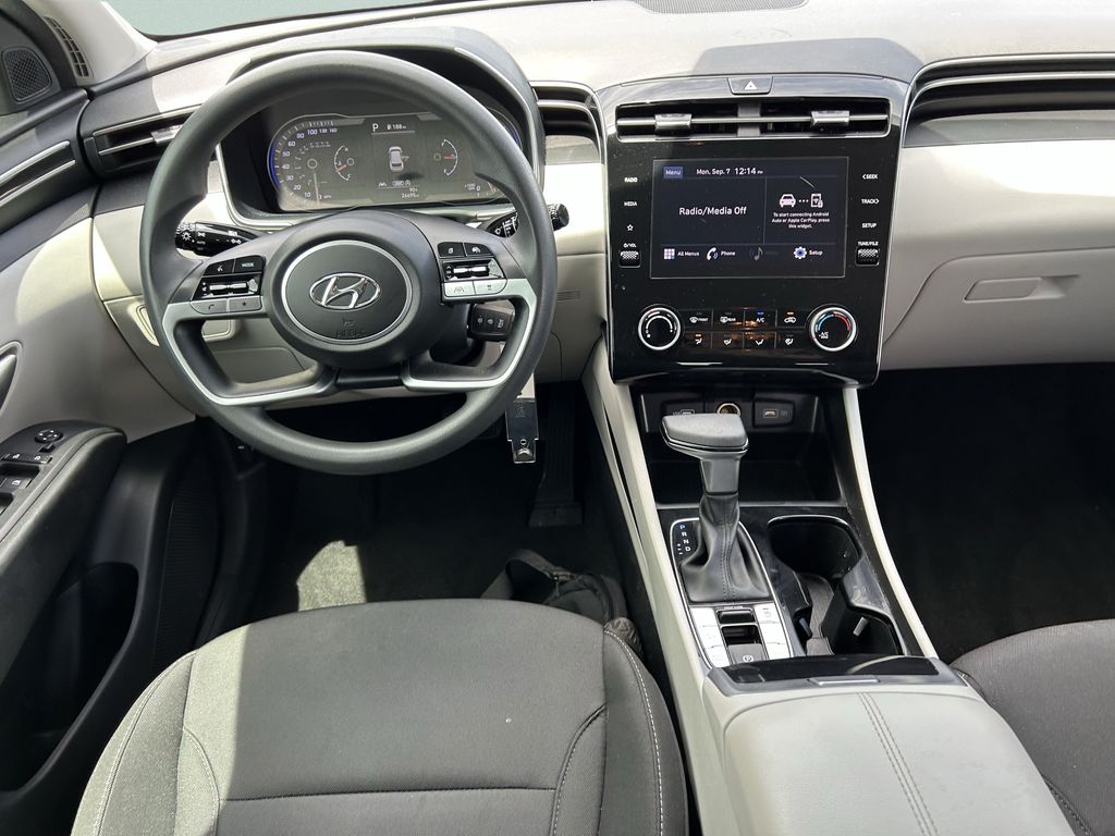 2024 Hyundai Tucson SE - Photo 18