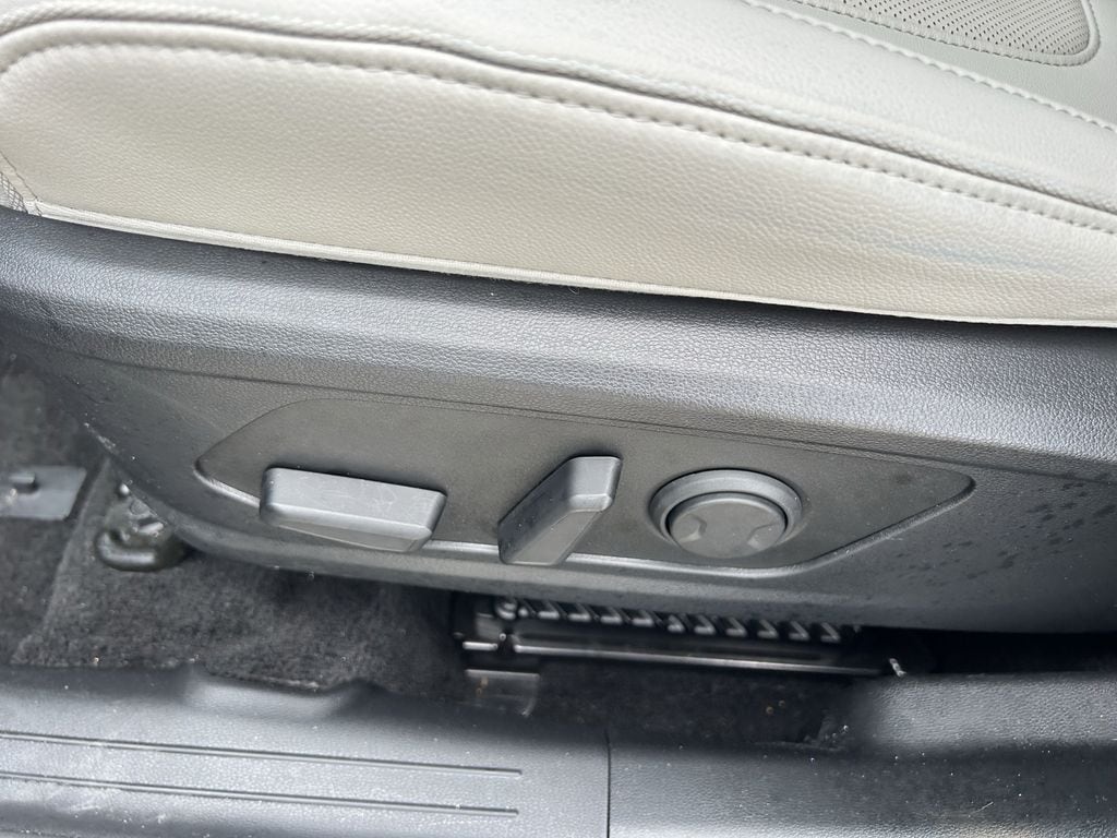 2025 Hyundai Tucson Limited - Photo 25