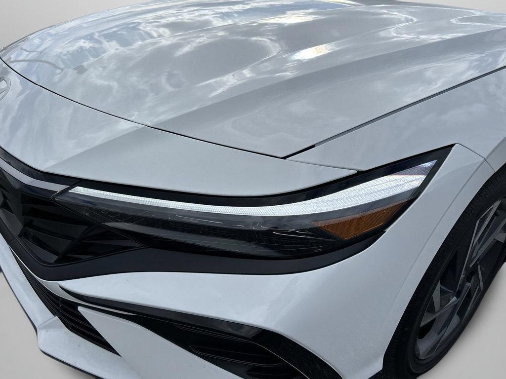 2026 Hyundai Elantra Limited - Photo 14