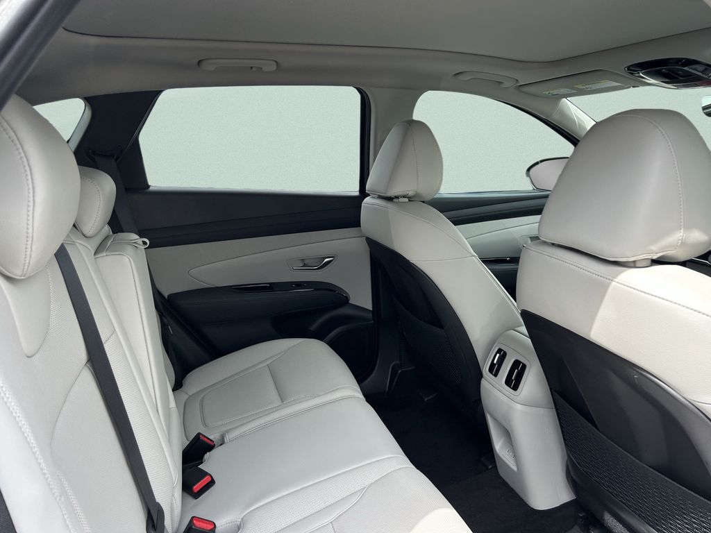 2025 Hyundai Tucson Limited - Photo 22