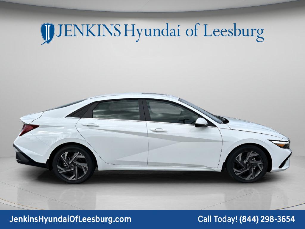 2026 Hyundai Elantra Limited - Photo 4