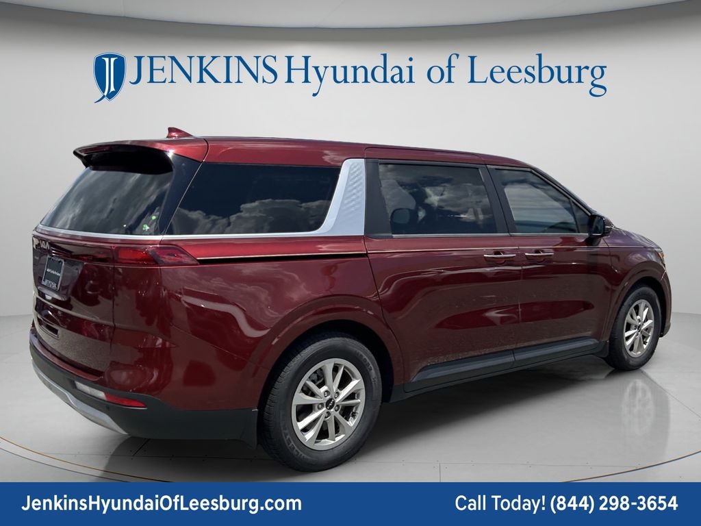 Used 2024 Kia Carnival LX Minivan/Van