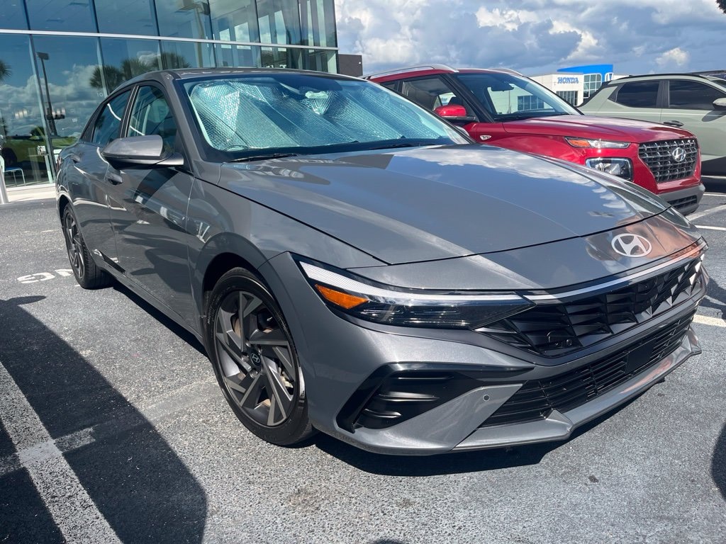 Used 2024 Hyundai Elantra Limited Sedan