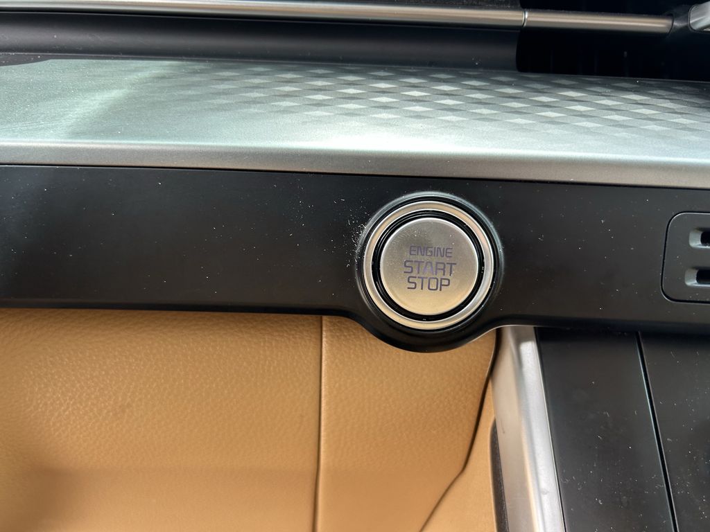 2024 Kia Carnival LX Seat Pkg - Photo 33