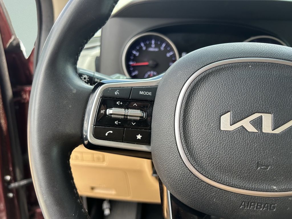 2024 Kia Carnival LX Seat Pkg - Photo 30