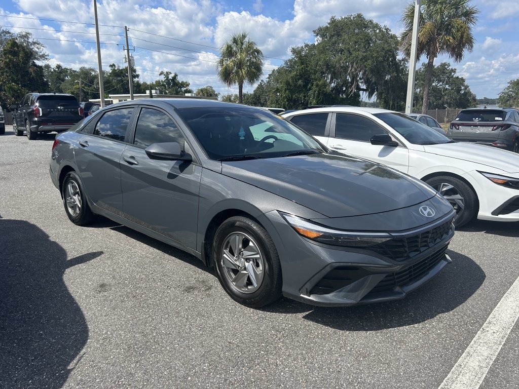Certified 2025 Hyundai Elantra SE Sedan