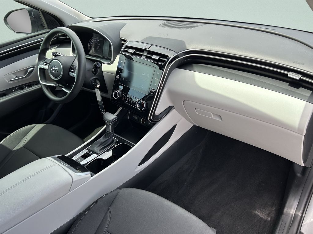 2024 Hyundai Tucson SE - Photo 16
