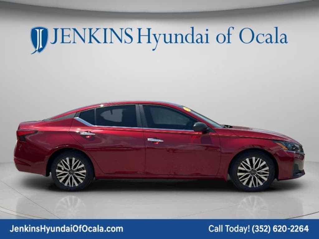 Used 2025 Nissan Altima SV Sedan