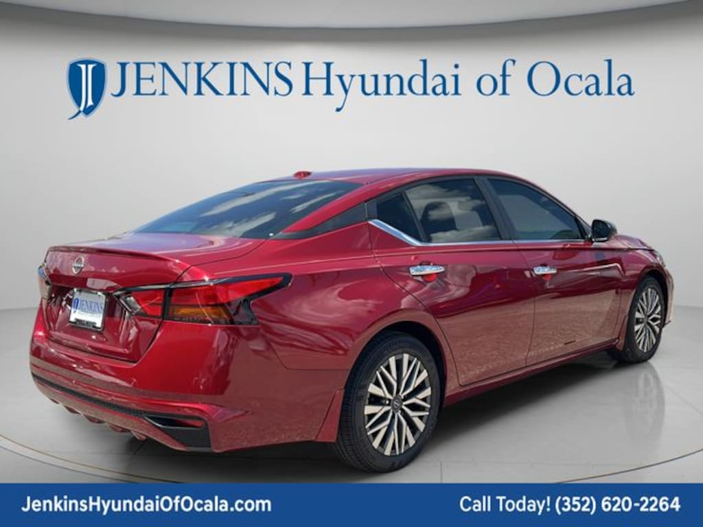 Used 2025 Nissan Altima SV Sedan