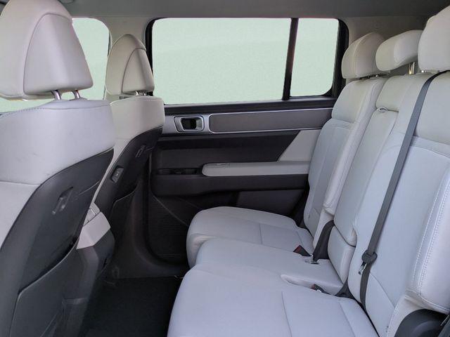 2026 Hyundai Santa Fe SE - Photo 13
