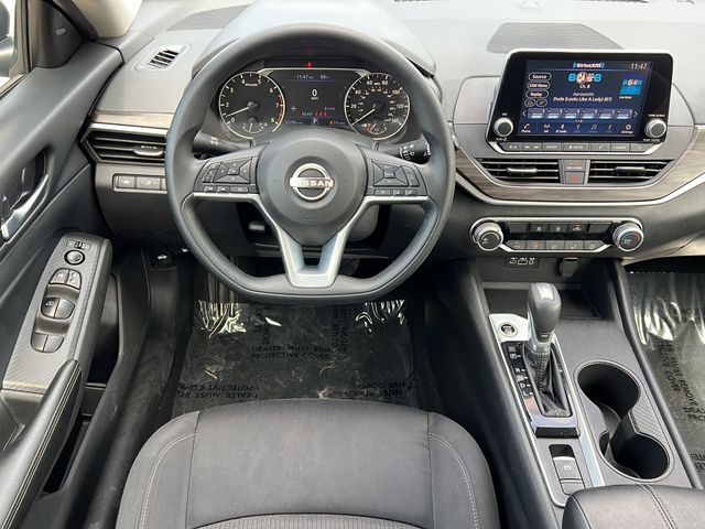 2025 Nissan Altima SV - Photo 14
