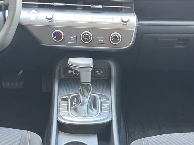 2024 Hyundai Kona SE - Photo 19
