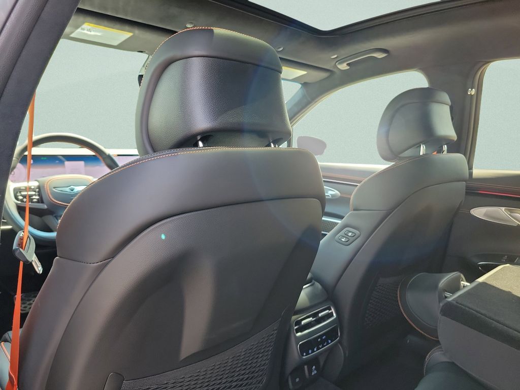 2026 GENESIS GV70 Sport Prestige - Photo 7