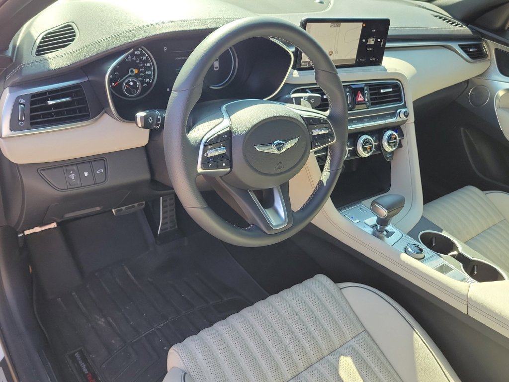 2023 GENESIS G70 Standard - Photo 13