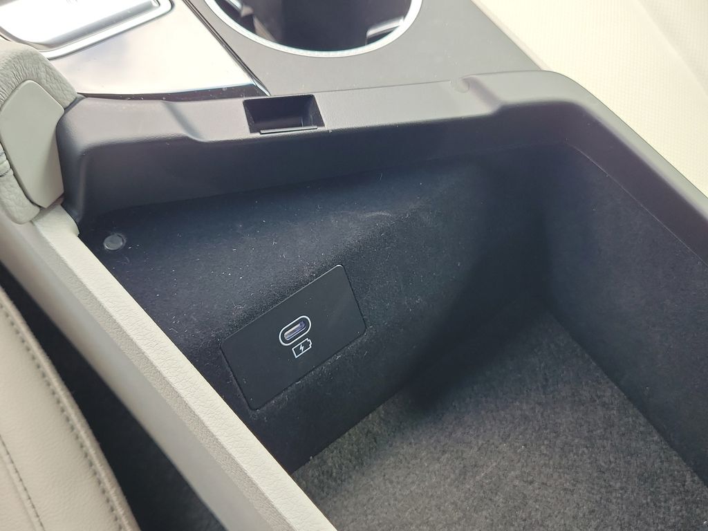 2025 GENESIS G70 Standard - Photo 26