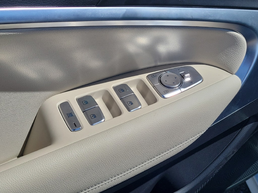 2026 GENESIS G70 Standard - Photo 19