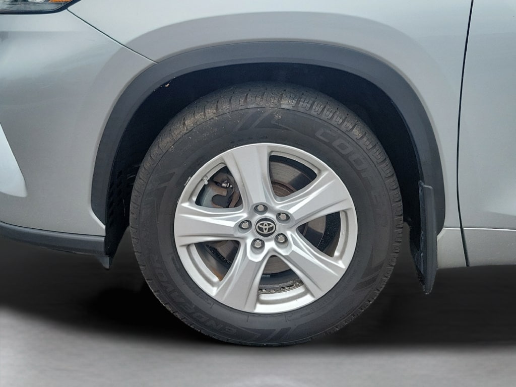 2020 Toyota Highlander LE - Photo 29