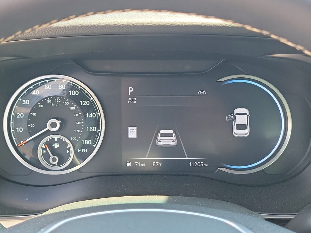 2026 GENESIS G70 Standard - Photo 24