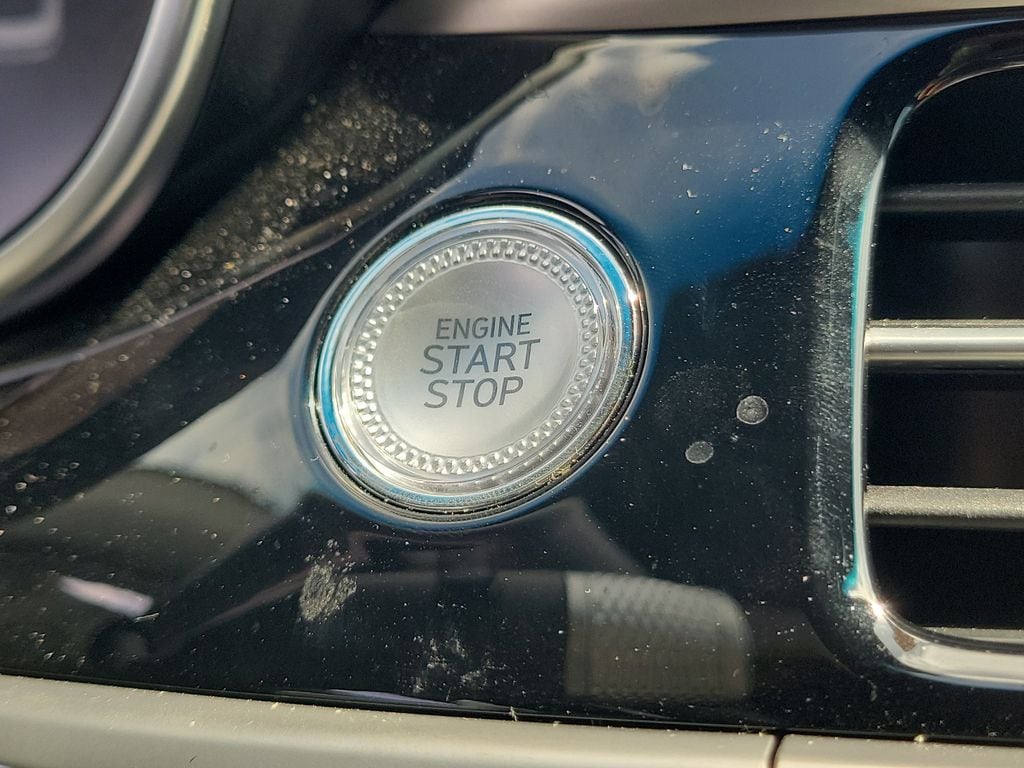 2025 GENESIS G70 Standard - Photo 32