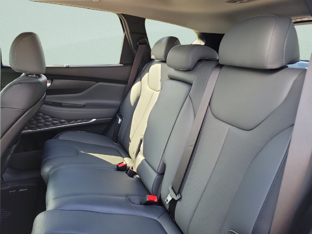 2022 Hyundai Santa Fe Limited - Photo 13